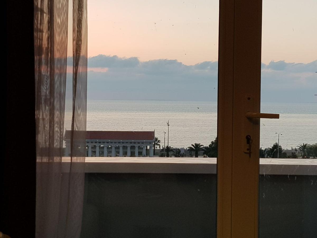 Apt Khimshiashvili 11 Apartment Batumi Ngoại thất bức ảnh