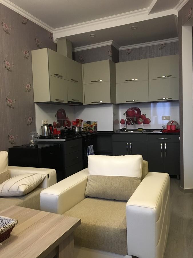 Apt Khimshiashvili 11 Apartment Batumi Ngoại thất bức ảnh